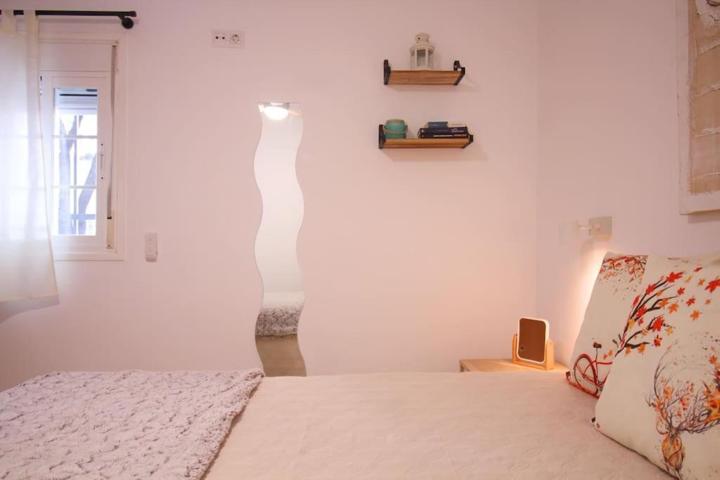 Barrio De Triana - Bidasoa Facil Aparcamiento เซบีญา ภายนอก รูปภาพ
