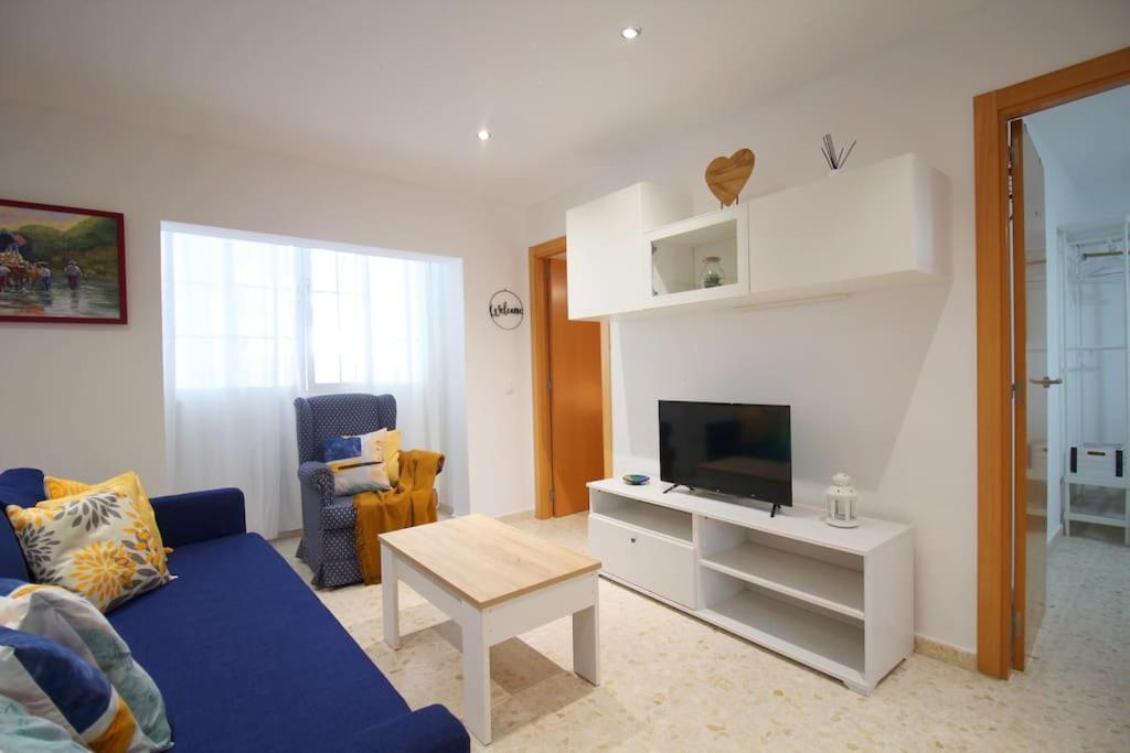 Barrio De Triana - Bidasoa Facil Aparcamiento เซบีญา ภายนอก รูปภาพ