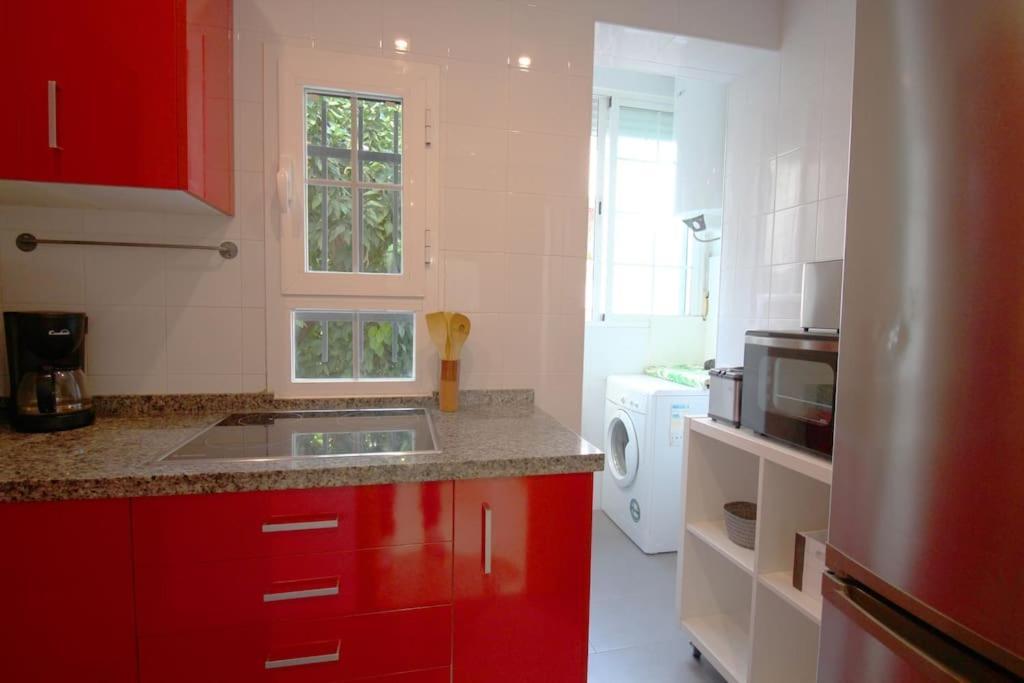Barrio De Triana - Bidasoa Facil Aparcamiento เซบีญา ภายนอก รูปภาพ